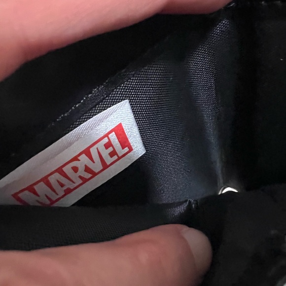 Marvel Comic Wallet - Picture 5 of 9